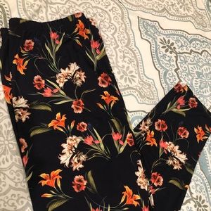NWT 1x LBISSE floral pants